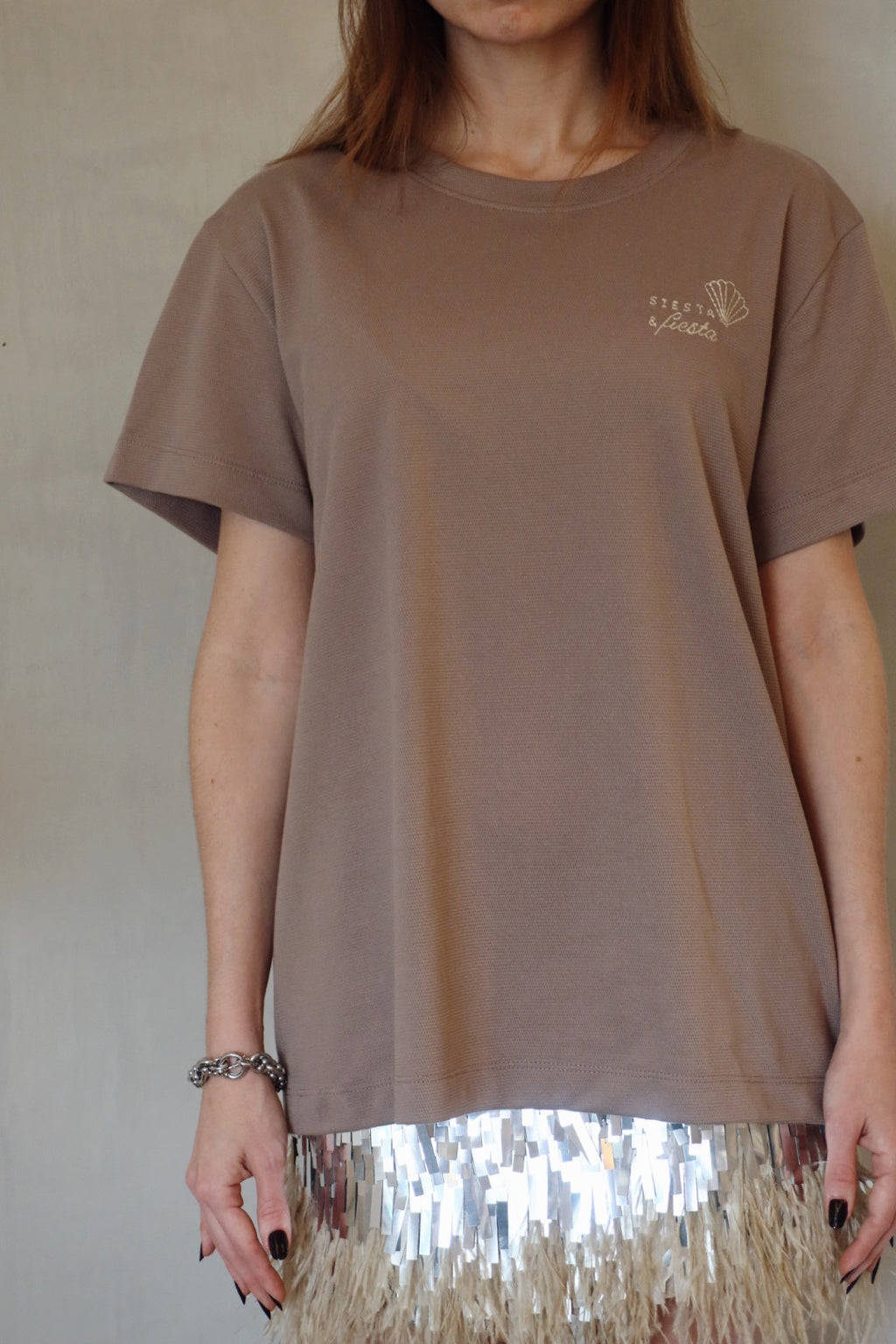 T-SHIRT 'SIESTA & FIESTA' BROWN