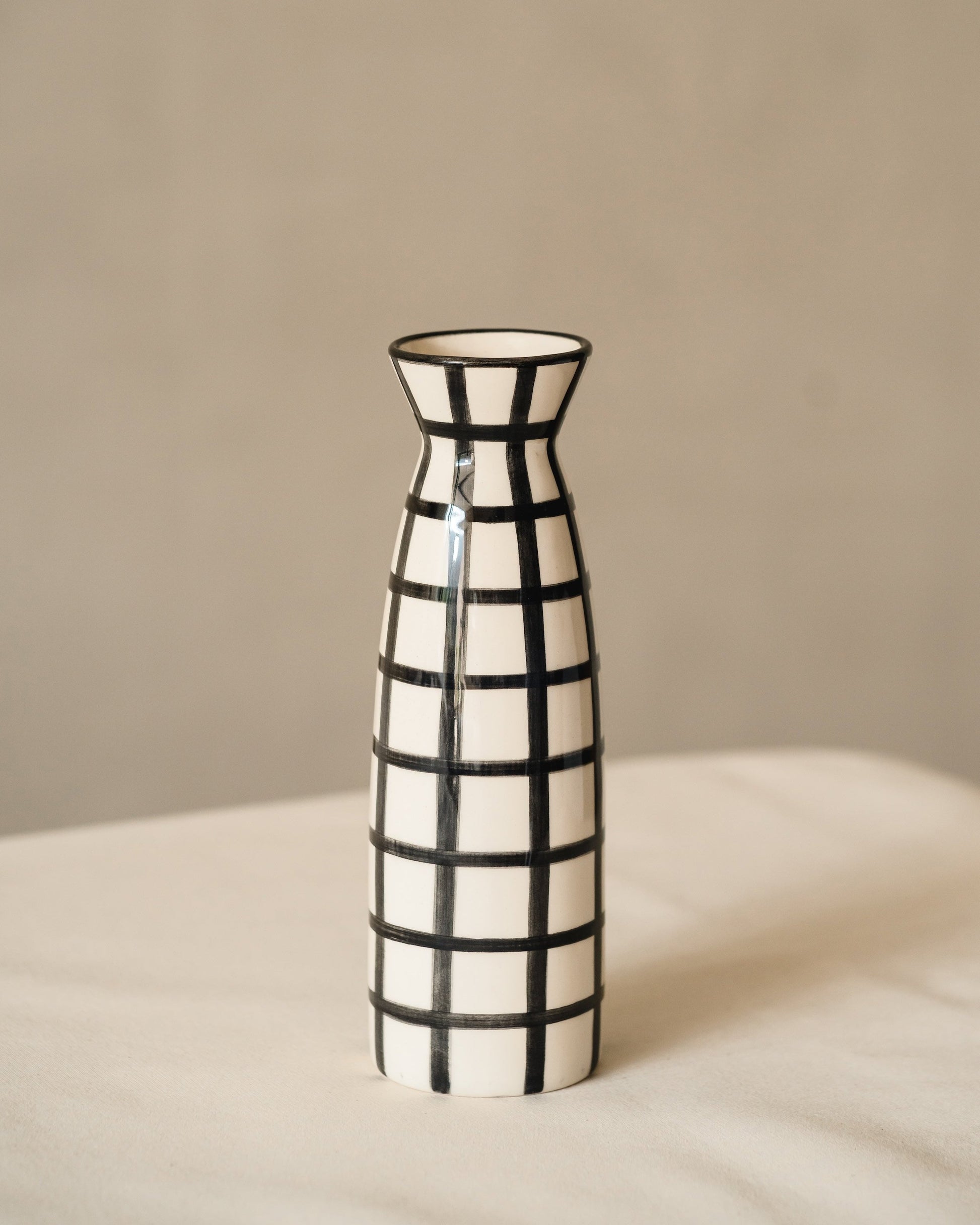 VASE - SQUARED BLACK